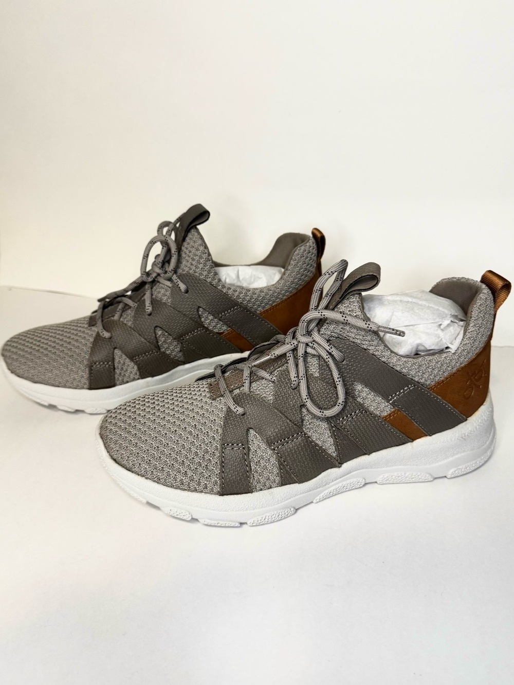 OTBT Unison Men’s Sneakers Size 7.5 Smoke Grey New In Plastic